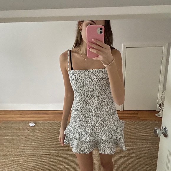 Princess Polly Dresses & Skirts - Princess polly ruffle dress